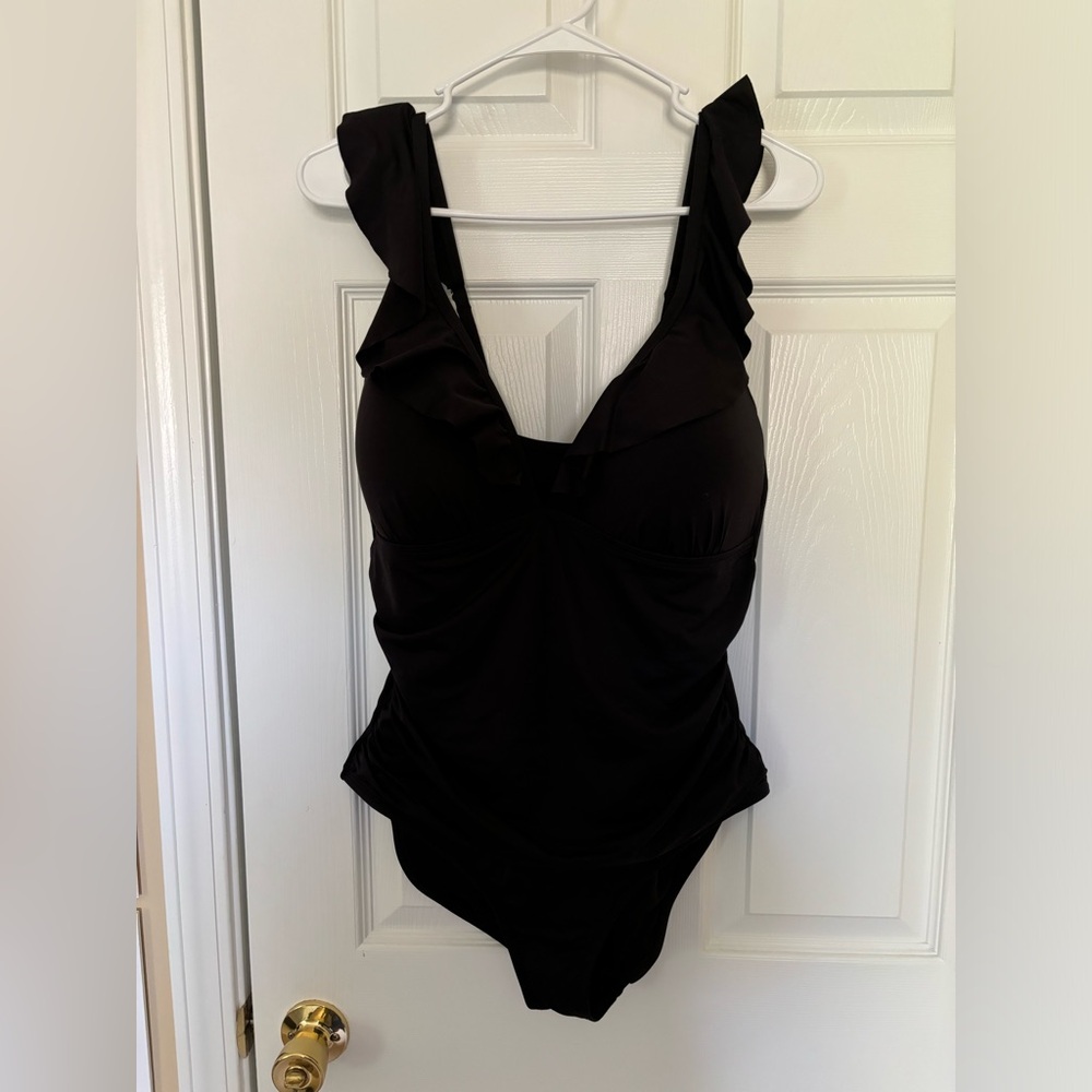 Attracto Sports New Women’s One Piece Swimsuit Padded Cup L  Black Ruffle